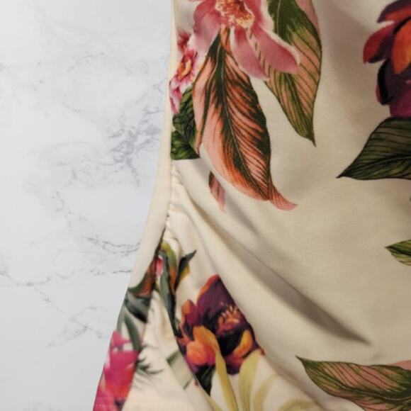 Kona Sol White Floral One Piece NWT Bathing Suit Small High Coverage #3540 - Picture 3 of 7